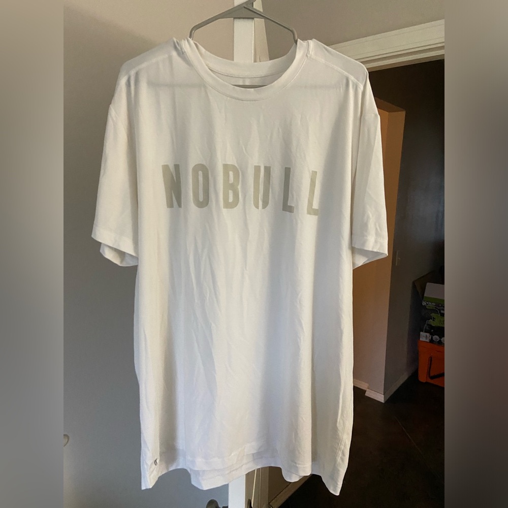 Nobull white workout shirt EUC size XXXL